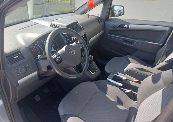 Opel Zafira cena 15800 przebieg: 284000, rok produkcji 2010 z Sosnowiec małe 56